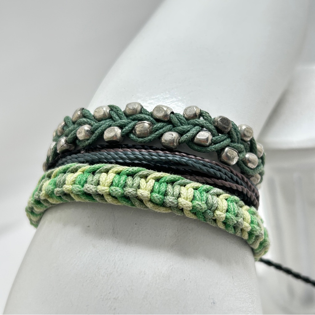 3 Adjustable Bracelets Aeropostale And Pura Vida Braided Beaded Multi Strand 10$